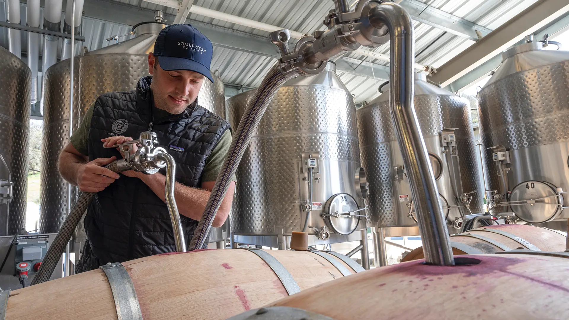 Winemaker ar Somerston Estate.